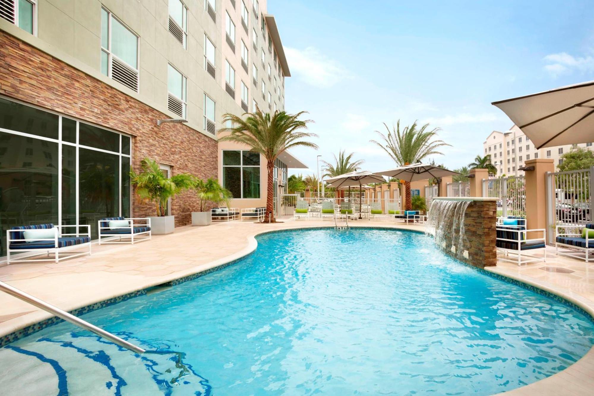 דוראל Four Points By Sheraton Miami Airport מראה חיצוני תמונה