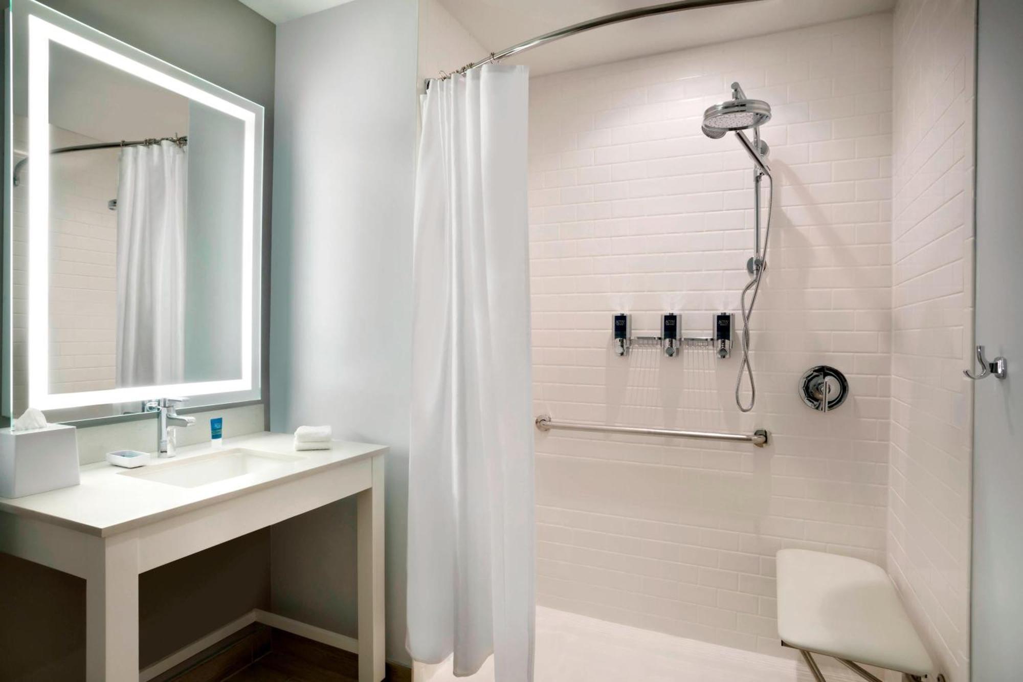 דוראל Four Points By Sheraton Miami Airport מראה חיצוני תמונה